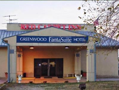 Red Carpet Inn And Fantasuite Hotel