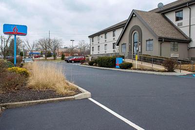 Studio 6 Cincinnati Springdale Oh