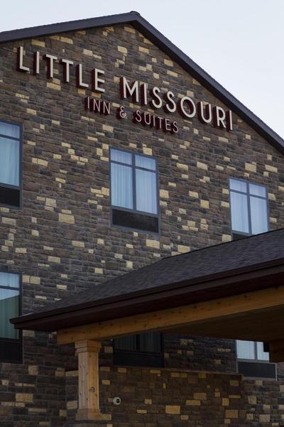 Little Missouri Inn Suites New Town