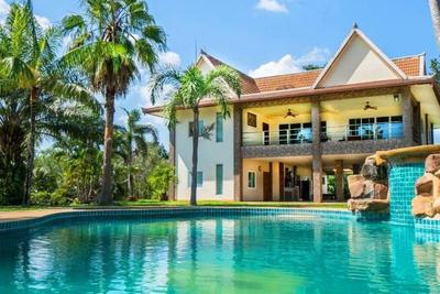 Capital O 916 Chill Chill D Pool Villa