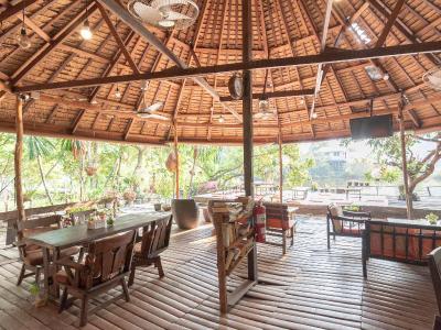693 Tree House Cottage