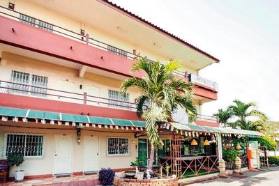 838 Aromdee Apartment