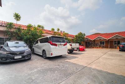 654 Samanmit Inn Hotel