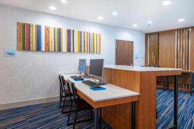 Holiday Inn Express And Suites Staunton