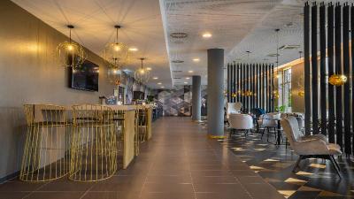 Holiday Inn - the niu, Ridge Halle Central Station
