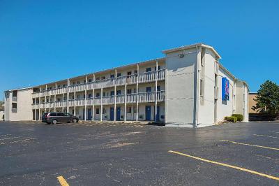 Motel 6 Blue Springs, MO