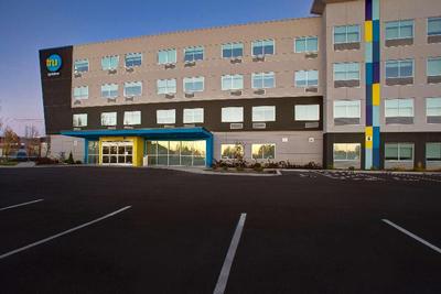 Tru by Hilton Alcoa Knoxville Airport