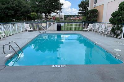 Country Inn & Suites Radisson Fayetteville I-95 NC