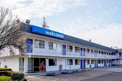 Motel 6 Porterville, CA