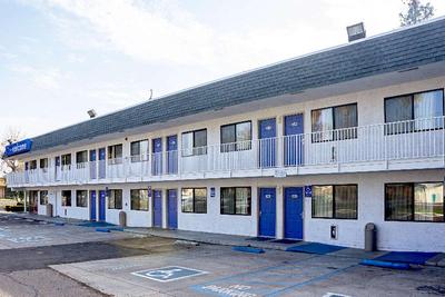 Motel 6 Porterville, CA