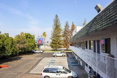 Motel 6 Porterville, CA