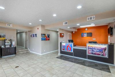 Motel 6 Waxahachie, TX