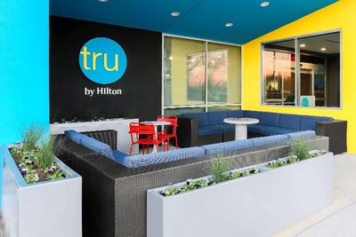Tru by Hilton Dallas Market Center