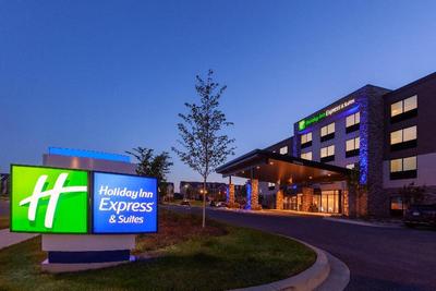 Holiday Inn Express & Suites Brunswick