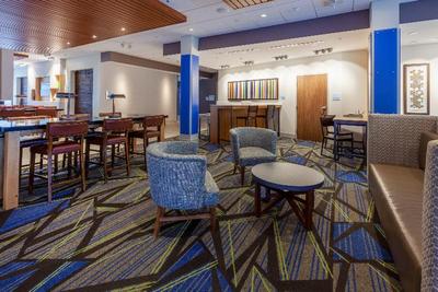 Holiday Inn Express & Suites Brunswick