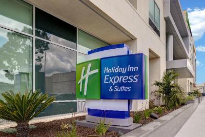 Holiday Inn Express & Suites – Glendale Downtown