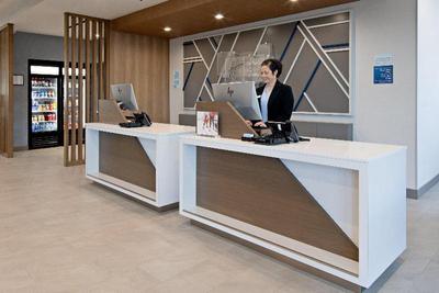 Holiday Inn Express & Sts Valencia - Santa Clarita