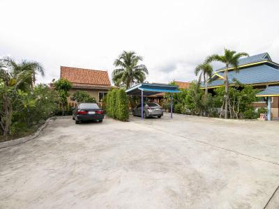 Capital O 961 Baan Dow Chompoo Resort