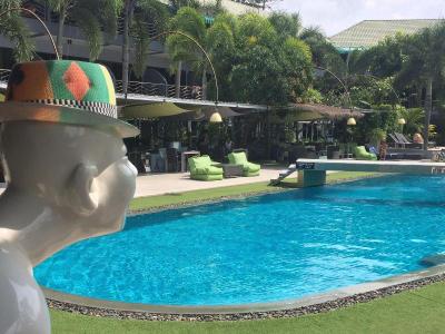 Momento Resort