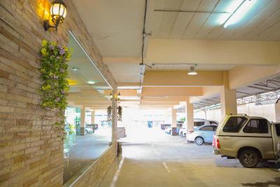 Submukdaphoomplace Hotel