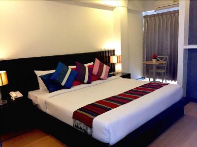 Charoenchit House