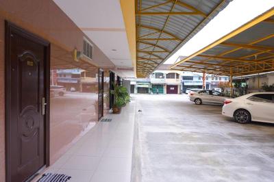 Jirasin Hotel & Apartment