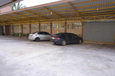Jirasin Hotel & Apartment