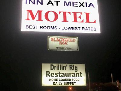 Inn At Mexia
