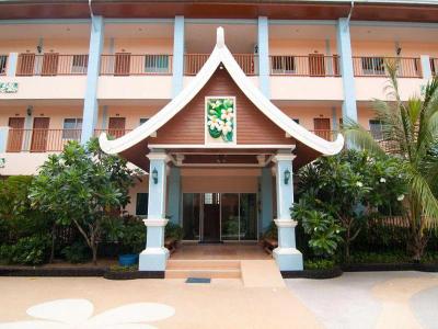 Ampan Resort & Apartment by ZUZU