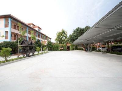 Ampan Resort & Apartment by ZUZU