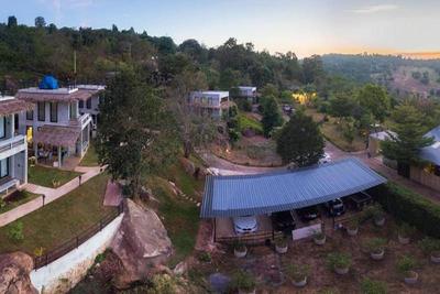 Twelve Oclock Resort