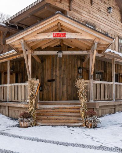 Seesaw's Lodge