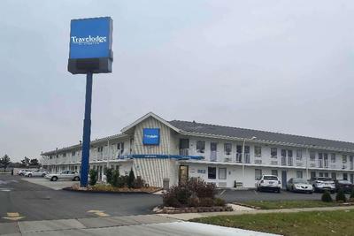 Travelodge by Wyndham Madison Heights MI