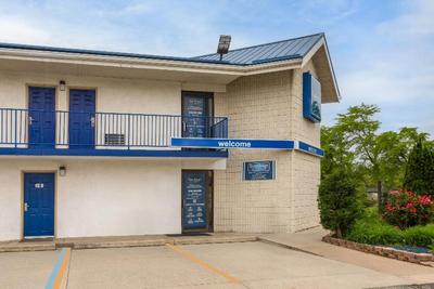 Travelodge by Wyndham Madison Heights MI
