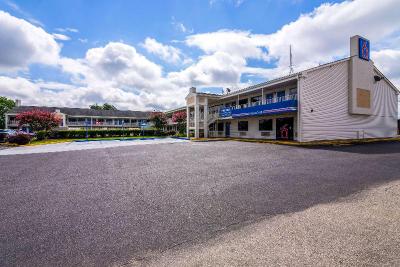 Motel 6 Anniston, AL