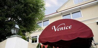 Winnapaug Inn