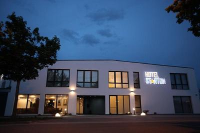 Hotel Starton Am Village