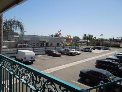 Castaway Motel