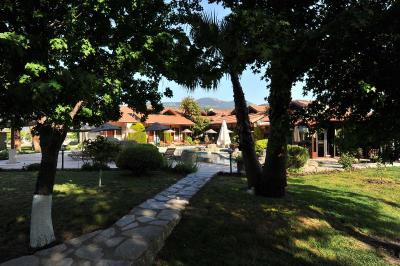 Grenadine Lodge