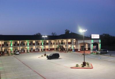 Paris Inn & Suites