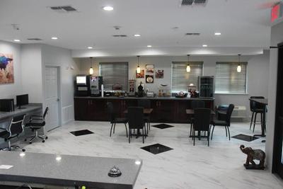 Paris Inn & Suites