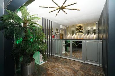 Eagle Palace Suites