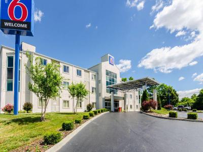 Motel 6 Bristol, VA