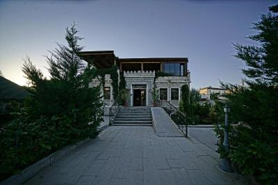 Alaturca House