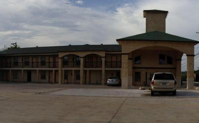 Pinn Road Inn And Suites