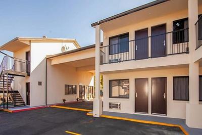 OYO Hotel Houston N Fm-1960 Champions TX