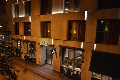 Waxwing Hotel