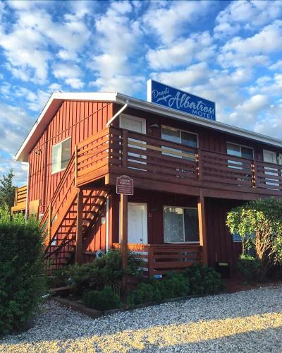Daunt's Albatross Motel