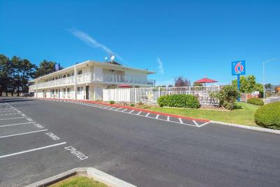 Motel 6 Arcata, CA - Humboldt University