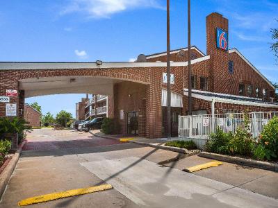 Motel 6 Houston, TX - Brookhollow